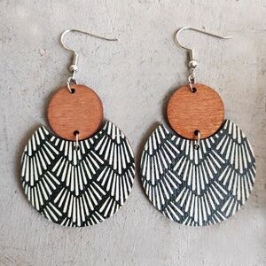 *APRICITY* Brown x Black White Line Design Fashion Dangle Earrings